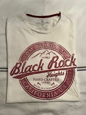 Men’s Cream Graphic T-Shirt - Black Rock Print